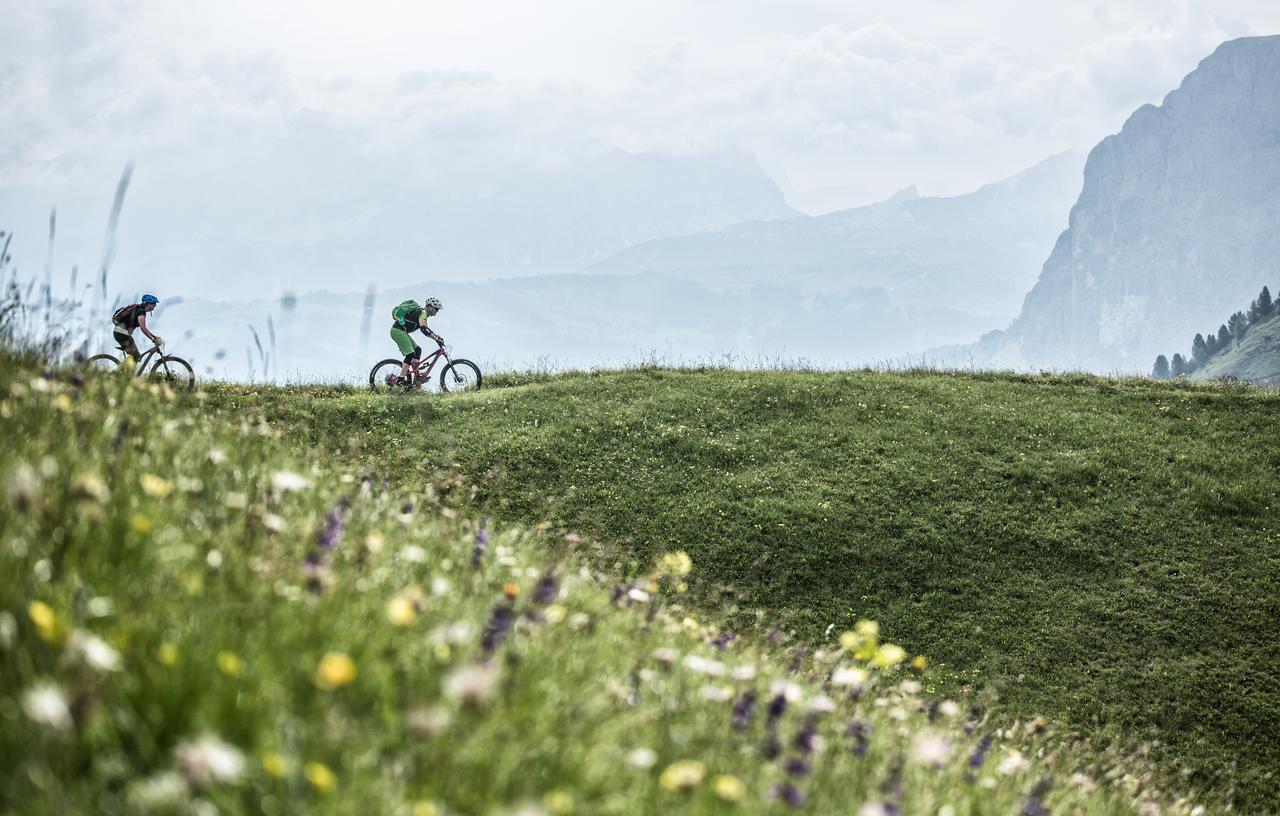 Linder Cycling Hotel Selva di Val Gardena Esterno foto